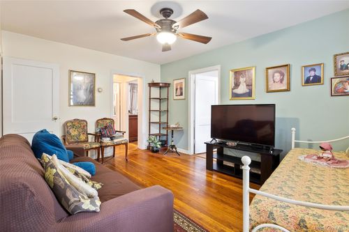 39 43rd St, Sunnyside, NY, 11104-2101 | Card Image