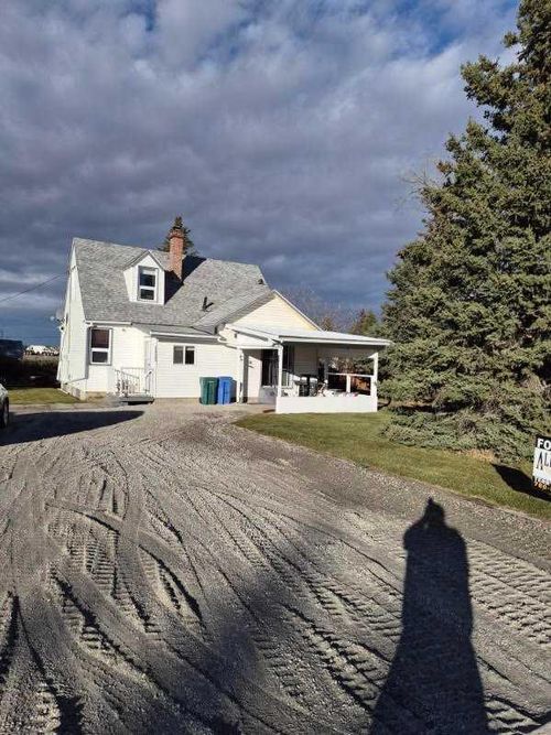 1111 7th Avenue, Beaverlodge, AB, T0H0C0 | Card Image