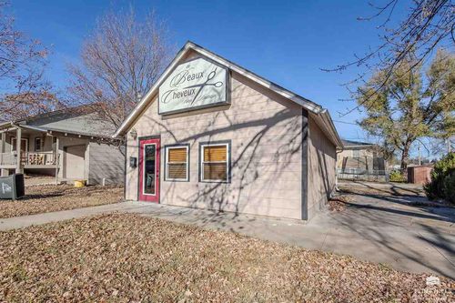 706 10th Street, Wamego, KS, 66547 | Card Image