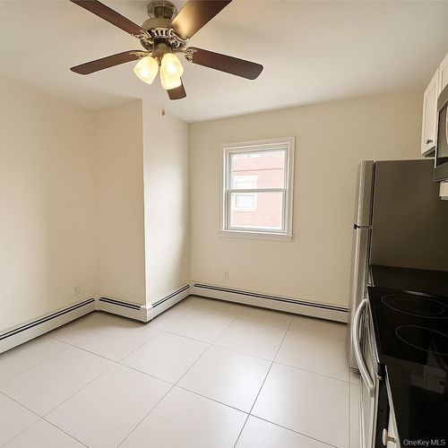 39 W Main St, Middletown, NY, 10940-5758 | Card Image