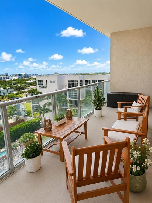 h1206-3470 E Coast Ave, Miami, FL, 33137-3986 | Card Image
