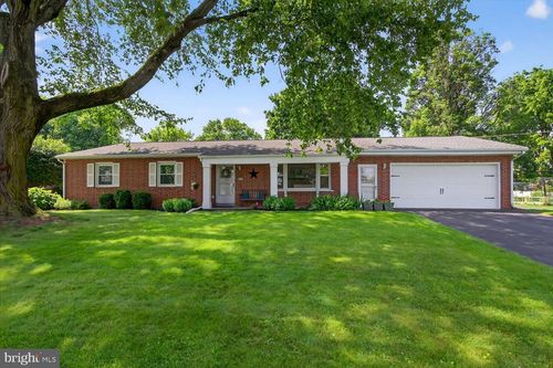 5032 Martin Dr, EAST PETERSBURG, PA, 17520-1644 | Card Image
