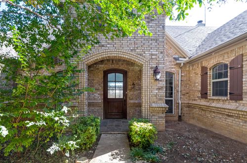 396 Ranchview Ct, Bowie, TX, 76230-8679 | Card Image