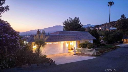 2108 El Arbolita Dr, Glendale, CA, 91208-1853 | Card Image