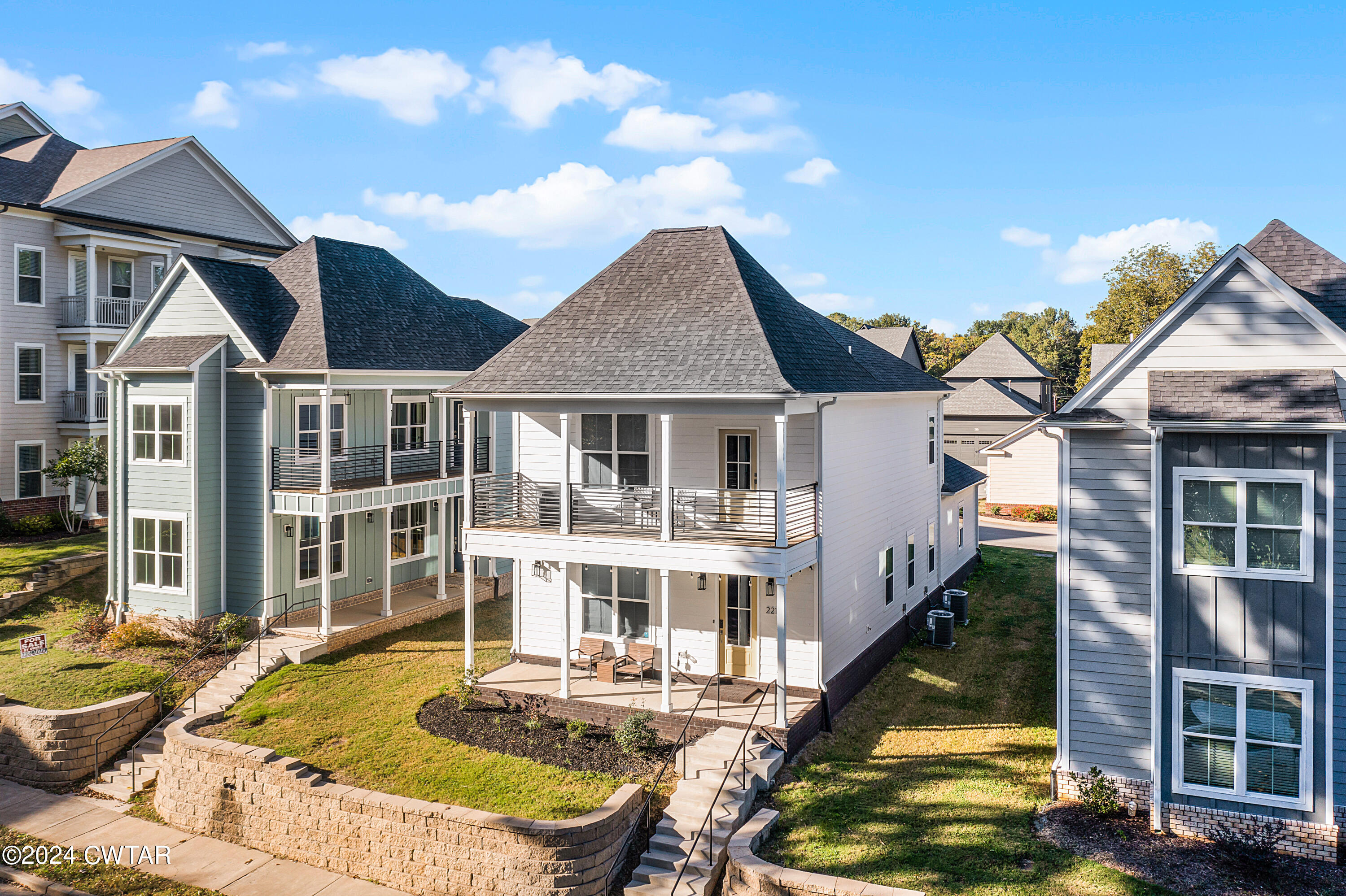 Deaderick St, Jackson, TN 38301