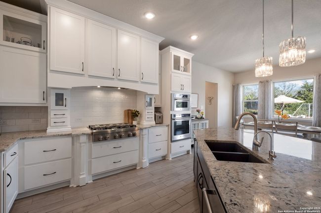 215 Madrone Trl, House other with 6 bedrooms, 6 bathrooms and null parking in Boerne TX | Image 18