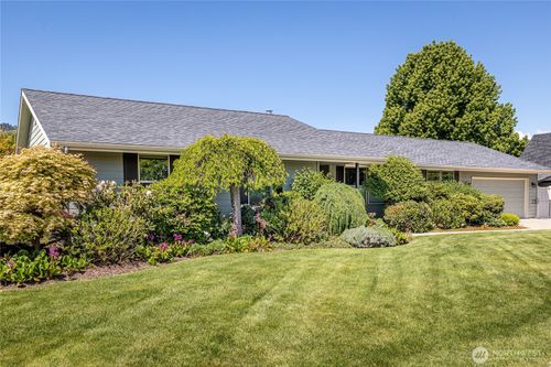 1484 Elmwood St, Wenatchee, WA, 98801-7518 | Card Image