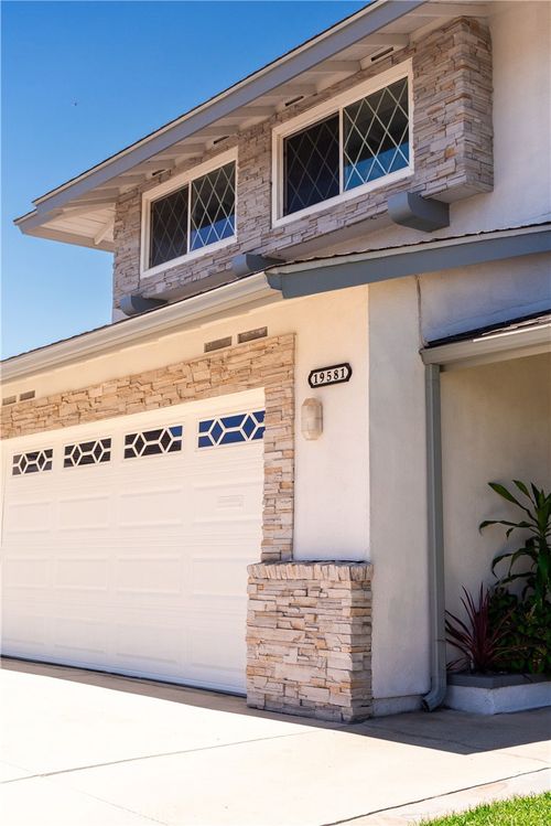 19581 Sanderson Ln, Huntington Beach, CA, 92646-3435 | Card Image