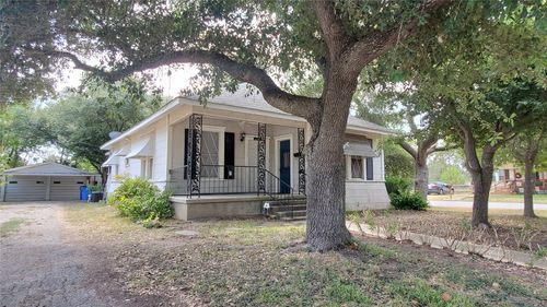 1117 W 4th St, Taylor, TX, 76574-2443 | Card Image