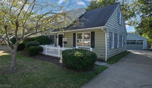 2610 Hawthorne Rd, Cuyahoga Falls, OH, 44221-2910 | Card Image