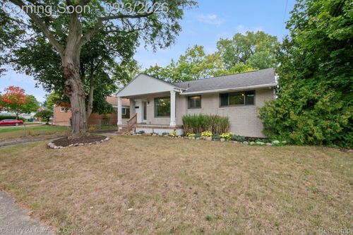 31560 Leelane, Farmington, MI, 48336-2528 | Card Image