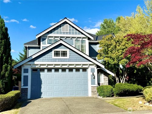 2698 230th Ave Se, Sammamish, WA, 98075-6012 | Card Image