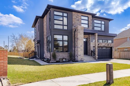 4017 Twine Cres, Mississauga, ON, L4Z1E8 | Card Image
