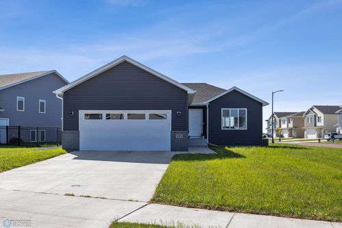 2280 Griffin Dr S, Fargo, ND, 58104-4636 | Card Image