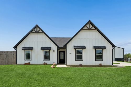 1588 Westpoint Cir, Terrell, TX, 75161-0261 | Card Image