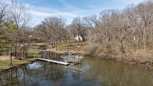 2330 S Shores Dr, Decatur, IL, 62521-5556 | Card Image