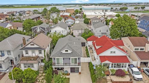 161 W Hudson St, Long Beach, NY, 11561-1924 | Card Image