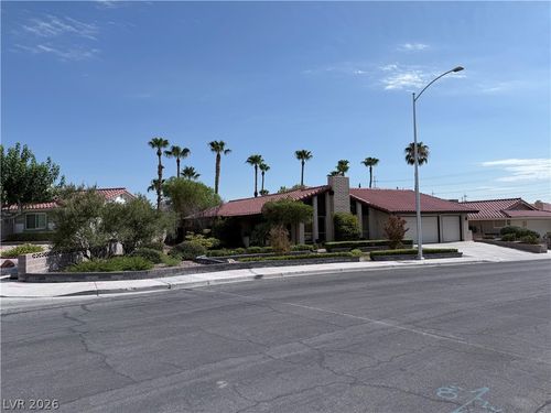 8620 Cremona Dr, Las Vegas, NV, 89117-1184 | Card Image