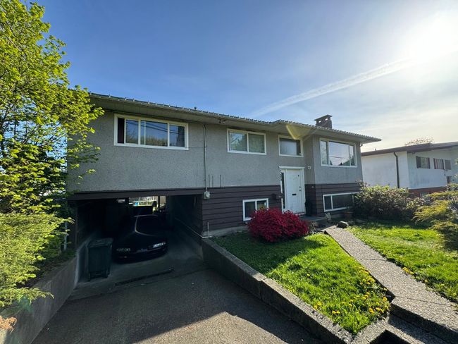 5280 Venables Street, House other with 5 bedrooms, 2 bathrooms and 1 parking in Burnaby BC | Image 2