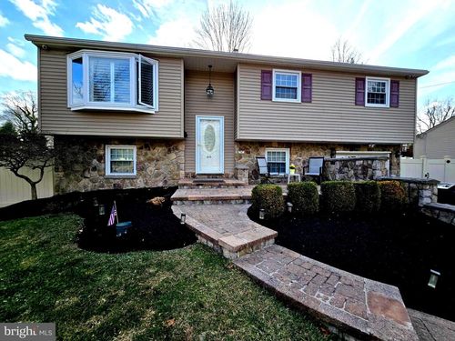 66 Henry Ave, FEASTERVILLE TREVOSE, PA, 19053-2322 | Card Image