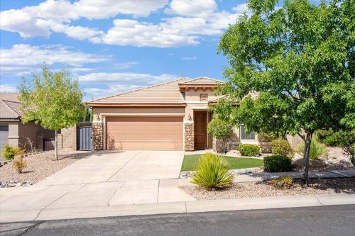 2445 E White Horse Dr, Washington, UT, 84780-2591 | Card Image