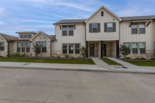 9716 Thorncrown Ln, Fort Worth, TX, 76179-0017 | Card Image