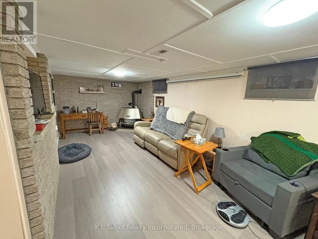 202 Bennett St W, House other with 3 bedrooms, 3 bathrooms and 4 parking in Goderich ON | Image 20