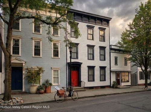 125 Warren St, Hudson, NY, 12534-3156 | Card Image