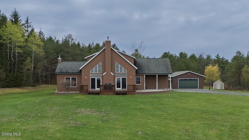 4 Debbie Dr, Altamont, NY, 12009-3300 | Card Image