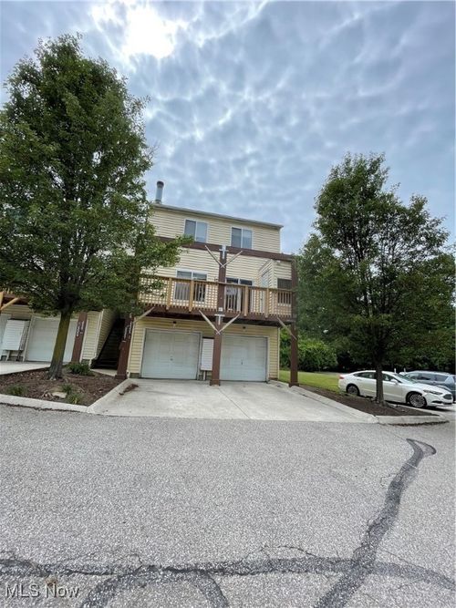 22257 River Walk Rd, Rocky River, OH, 44116-3085 | Card Image