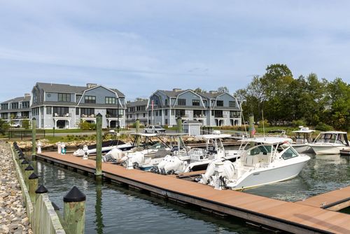 28-28 Little Bay Dr, Dover, NH, 03820-3857 | Card Image