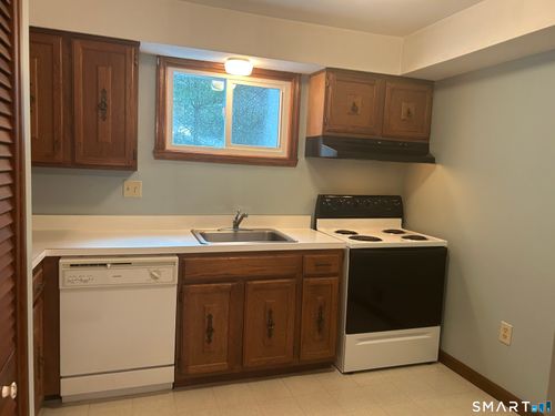 318-318 Dunfey Ln, Windsor, CT, 06095-2361 | Card Image