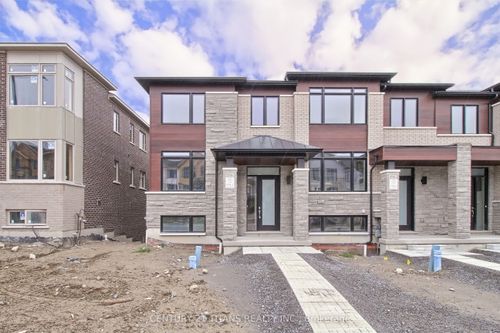 2733 Peter Matthews Dr, Pickering, ON, L1X0M2 | Card Image