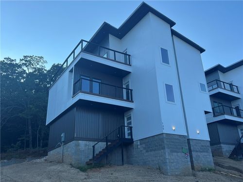 135 S Paddock Loop, Fayetteville, AR, 72701-4547 | Card Image