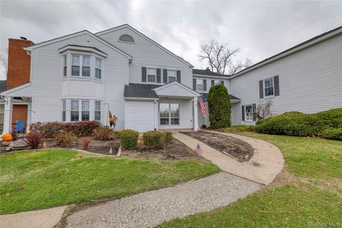 7 Weathervane Way, Warwick, NY, 10990-4242 | Card Image