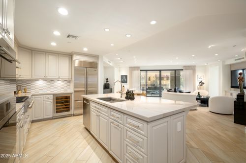 301-7175 E Camelback Rd, Scottsdale, AZ, 85251-1201 | Card Image