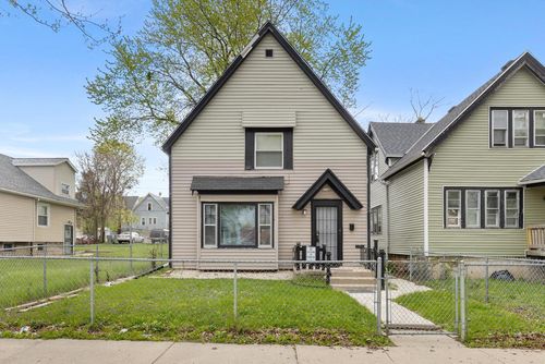 3244 N 30th Street, MILWAUKEE, WI, 53216 | Card Image