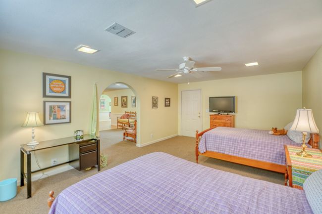 1833 Highland Dr, House other with 3 bedrooms, 2 bathrooms and null parking in Highland Haven TX | Image 12