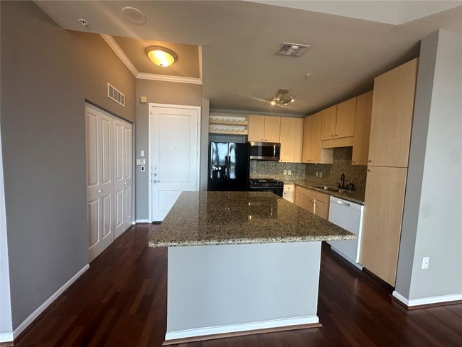 UNIT-2804 - 3505 Sage Rd, Condo with 1 bedrooms, 1 bathrooms and 1 parking in Houston TX | Image 8