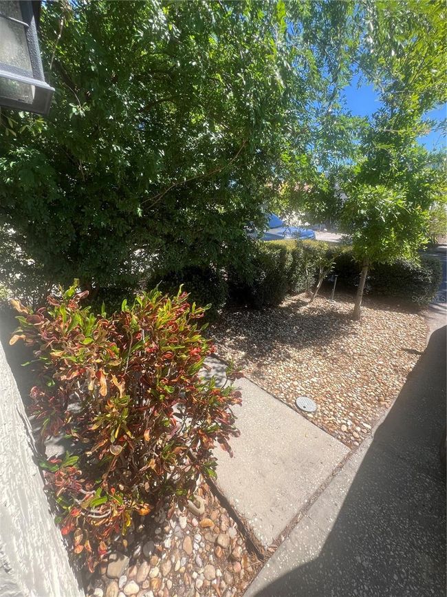 13704 Lazy Oak Dr, Condo with 3 bedrooms, 2 bathrooms and null parking in TAMPA FL | Image 7