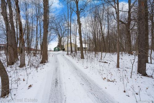 11396 Hill Rd, Goodrich, MI, 48438-9004 | Card Image