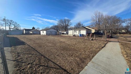 1007 N Van Eps St Street, Sioux Falls, SD, 57103 | Card Image