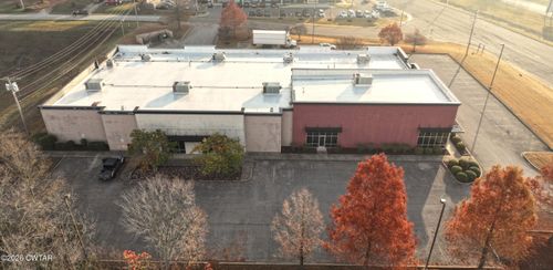 1751 Vann Dr, Jackson, TN, 38305-2095 | Card Image