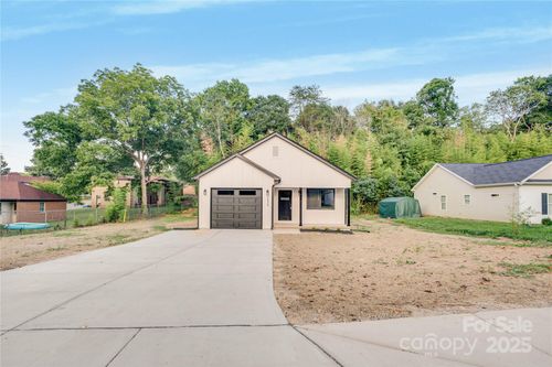 1624 N Weldon St, Gastonia, NC, 28052-1764 | Card Image