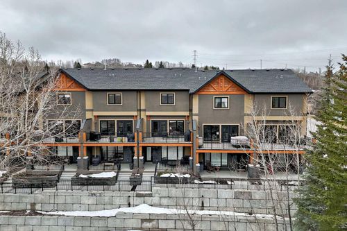 405 Valley Ridge Manor Nw, Calgary, AB, T3B6C4 | Card Image