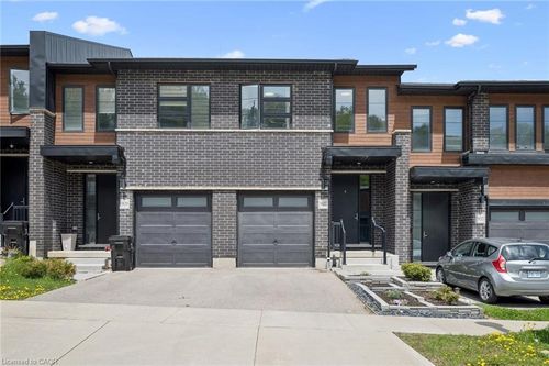 907 Robert Ferrie Dr, Kitchener, ON, N2R0P2 | Card Image