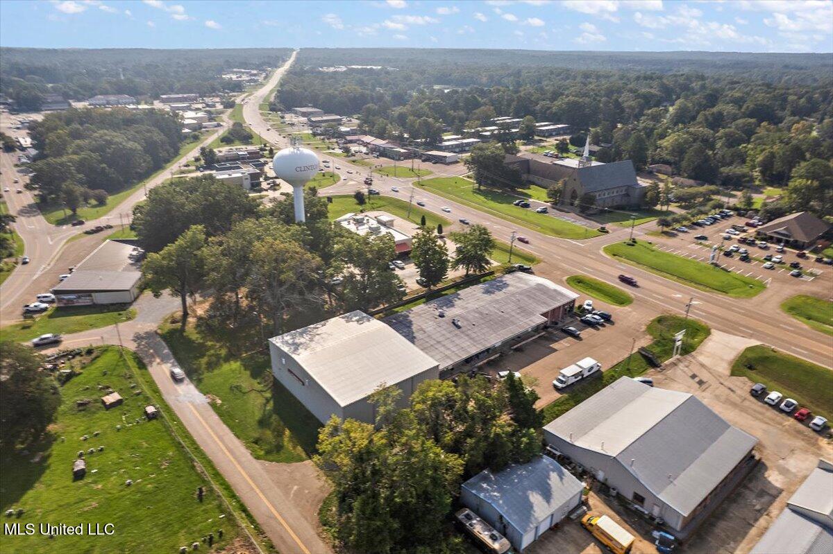 Commercial Sale in Clinton 4