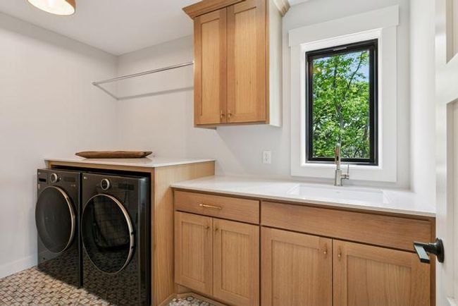 Upper level laundry | Image 47