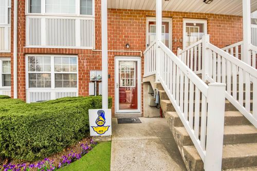 5-109 Neptune Ln, Bronx, NY, 10473-2459 | Card Image