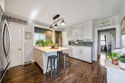 101 S Railway St, Okotoks, AB, T1S1K6 | Card Image